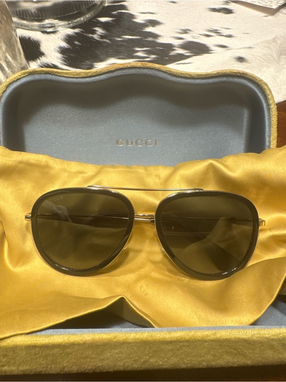 Gucci Gold Frame Sunglasses - Picture 1 of 2
